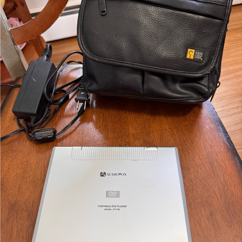 Audiovox Portable DVD Player with Case